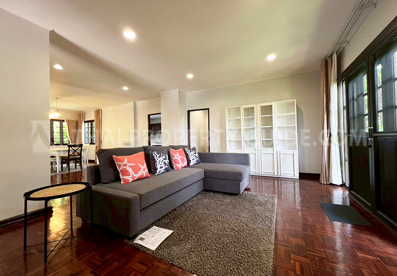 House with Shared Pool in Srinakarin 