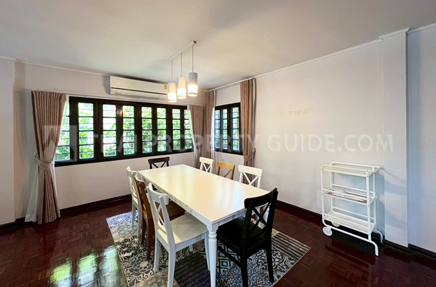 House with Shared Pool in Srinakarin 