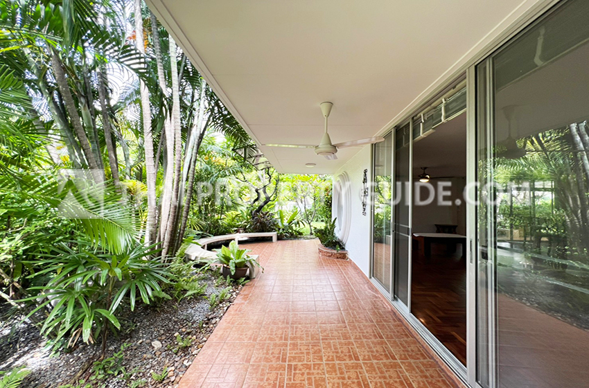 House with Shared Pool in Sukhumvit : Panya Village On-Nut 