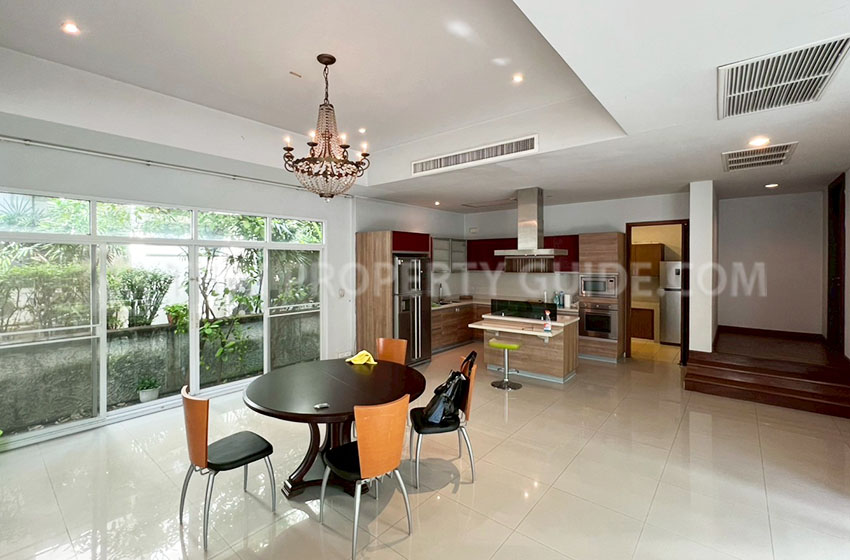 House with Shared Pool in Sukhumvit : Panya Village On-Nut 