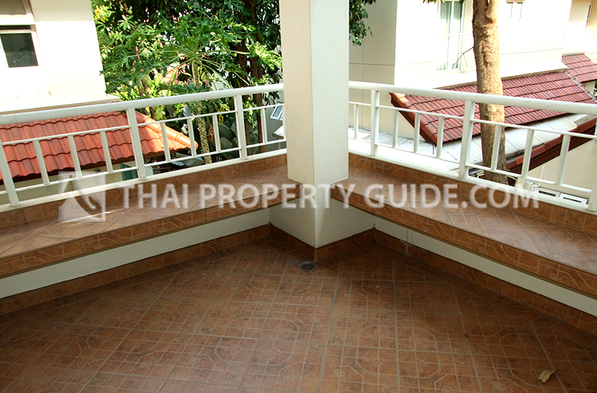 House with Shared Pool in Sukhumvit 