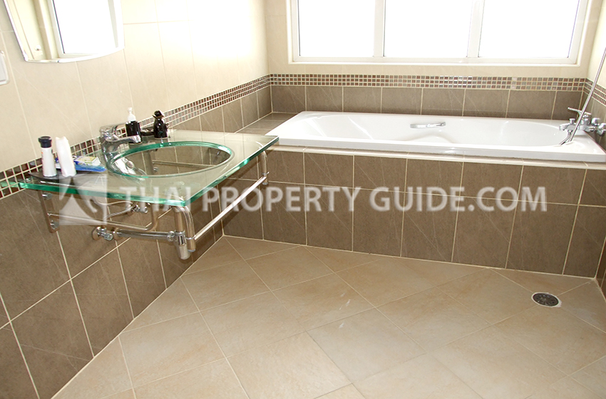 House with Shared Pool in Sukhumvit 