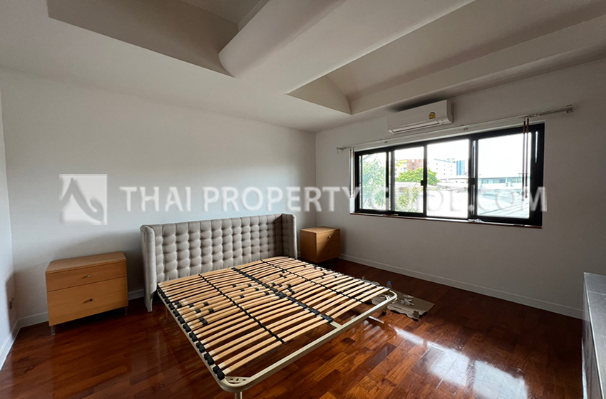 House with Shared Pool in Sukhumvit 