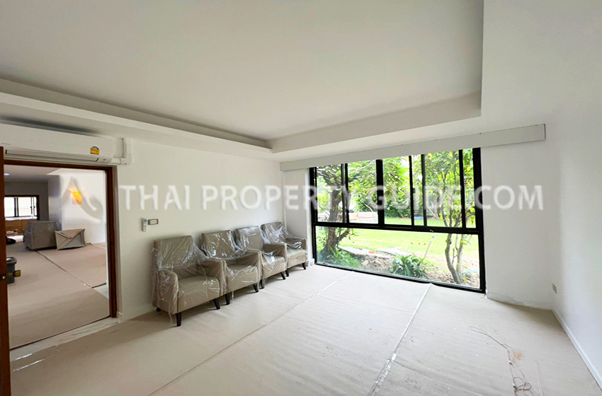 House with Shared Pool in Sukhumvit 