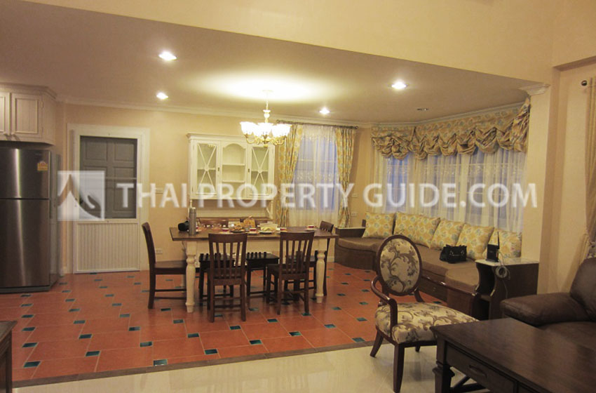 House with Shared Pool in Sukhumvit 