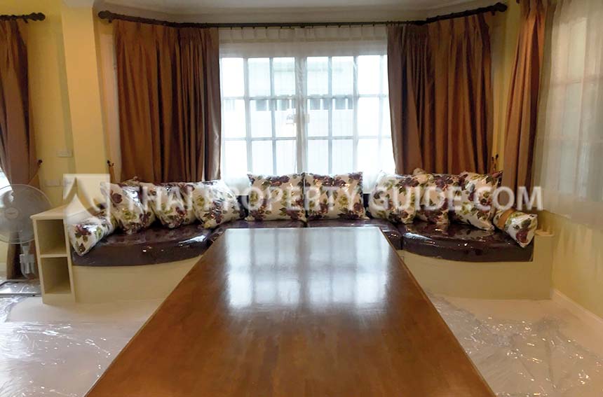 House with Shared Pool in Sukhumvit 