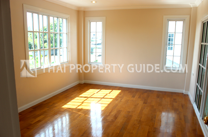 House with Shared Pool in Sukhumvit 