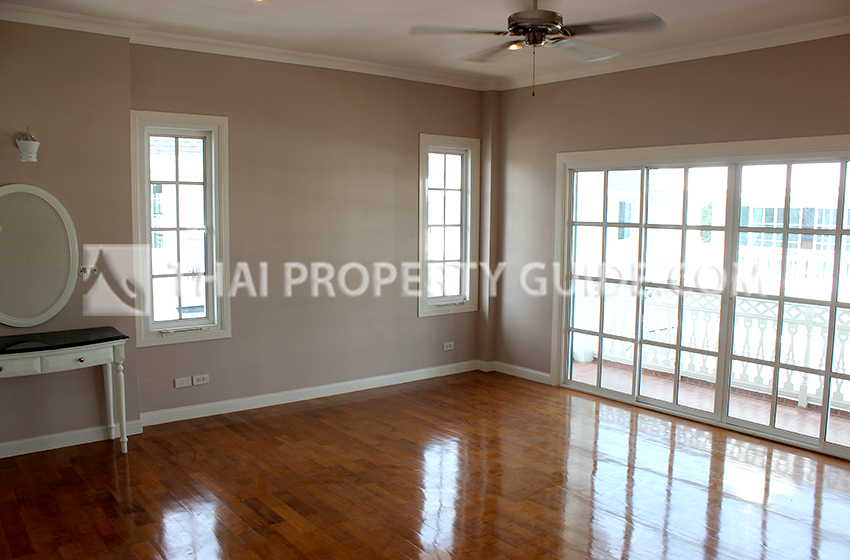 House with Shared Pool in Sukhumvit 