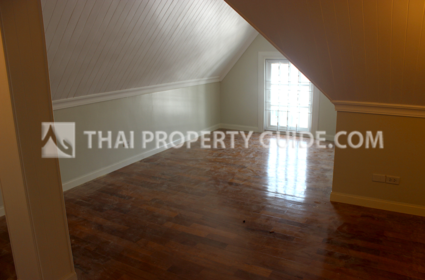 House with Shared Pool in Sukhumvit 