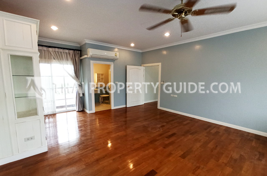 House with Shared Pool in Sukhumvit 