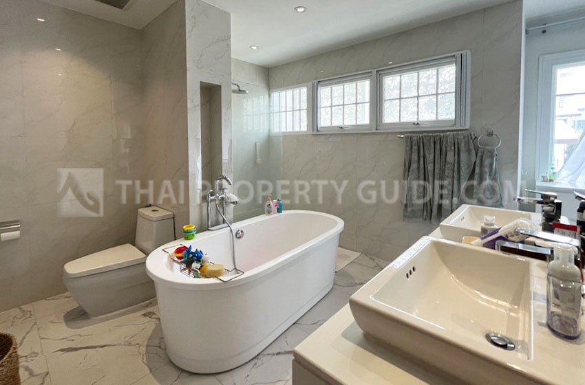House with Shared Pool in Sukhumvit 