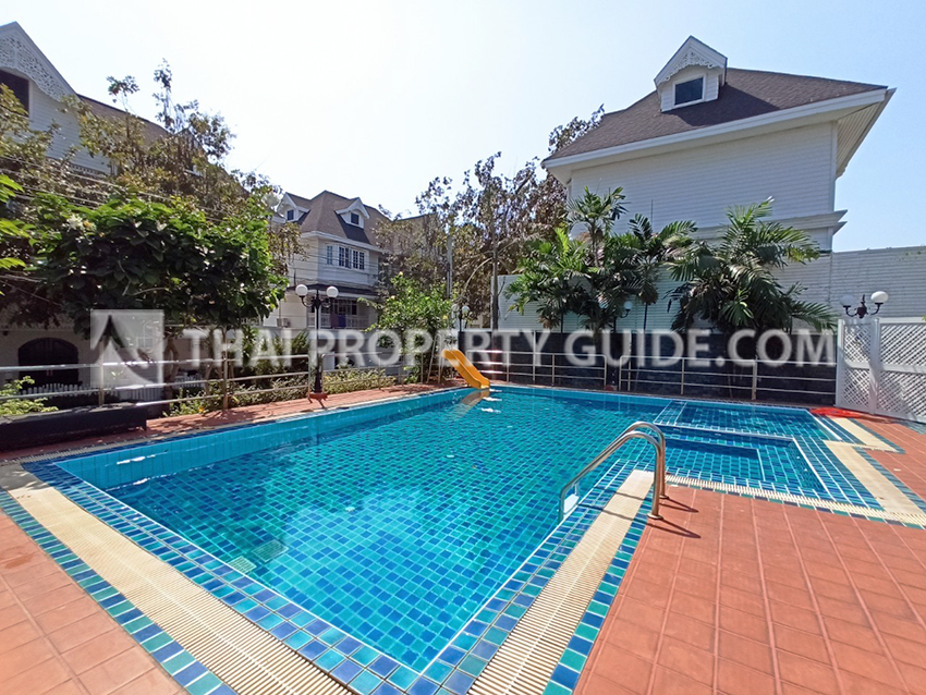 House with Shared Pool in Sukhumvit 