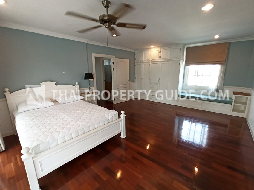 House with Shared Pool in Sukhumvit 