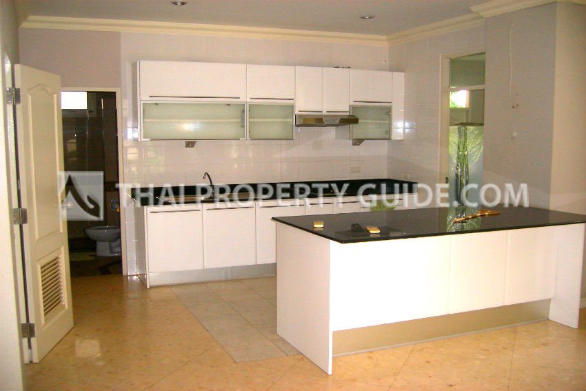 House with Shared Pool in Sukhumvit 