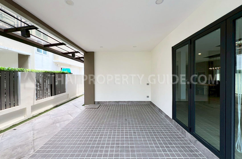 House with Shared Pool in Sukhumvit 