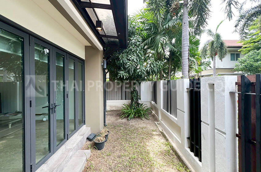 House with Shared Pool in Sukhumvit 