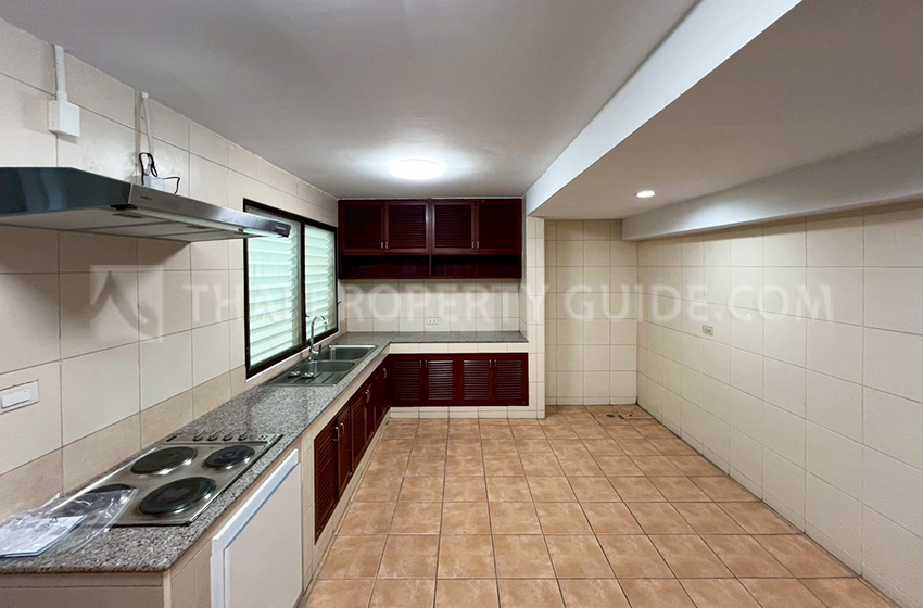 House with Shared Pool in Sukhumvit 