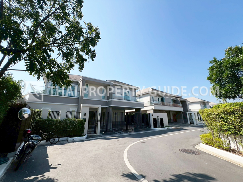 House with Shared Pool for rent in Sukhumvit