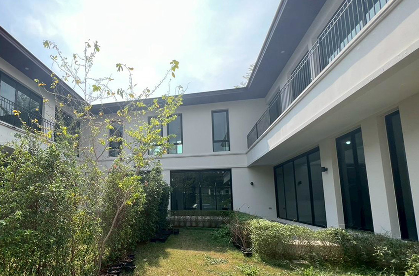 House with Shared Pool in Sukhumvit 