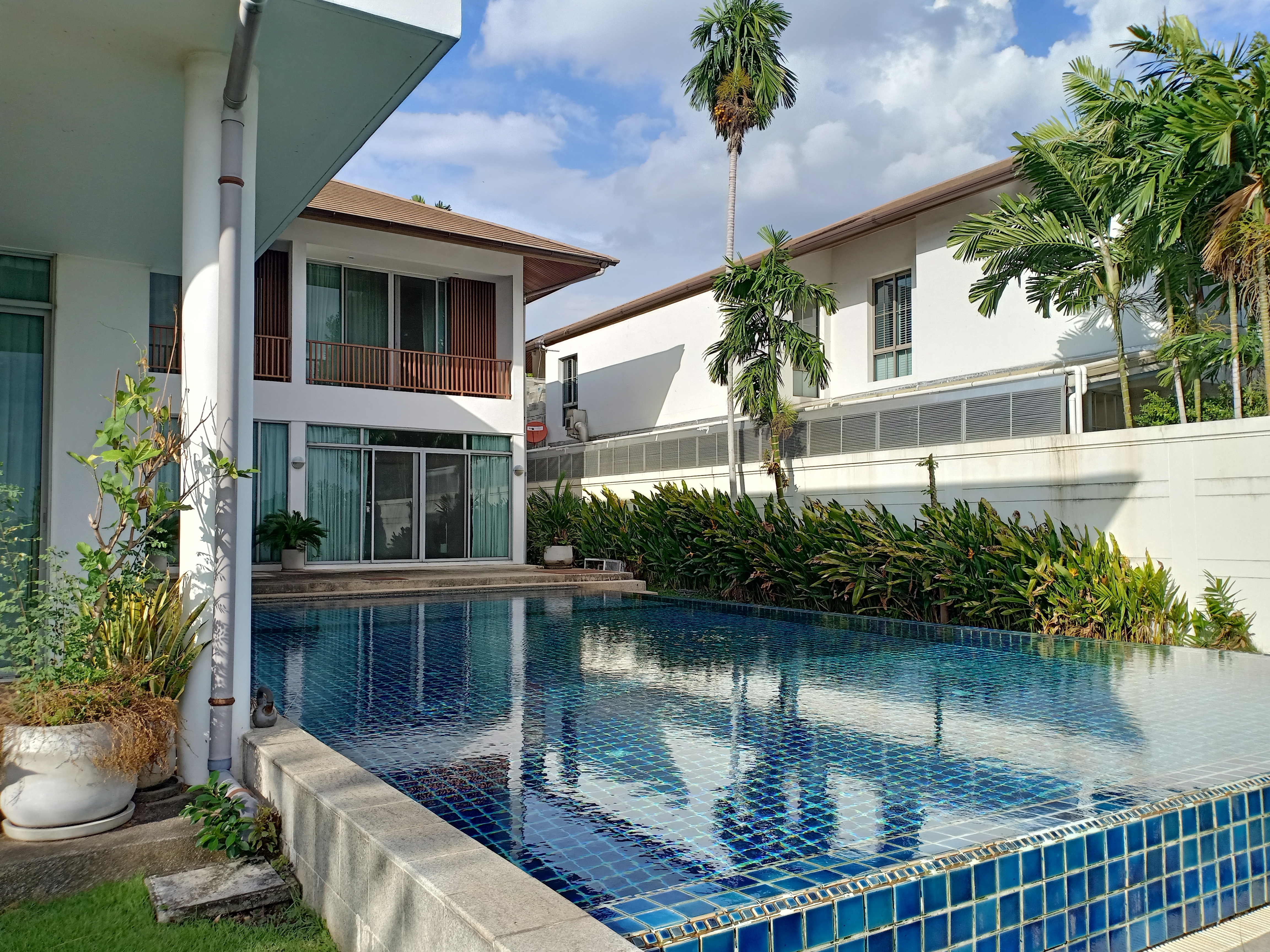 House with Shared Pool in Vibhavadi Rangsit 
