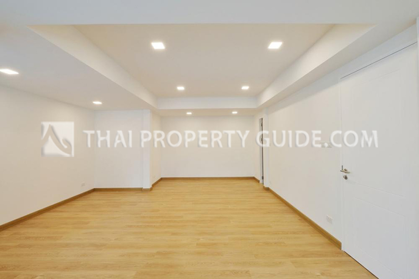 House For Sale in Sukhumvit 