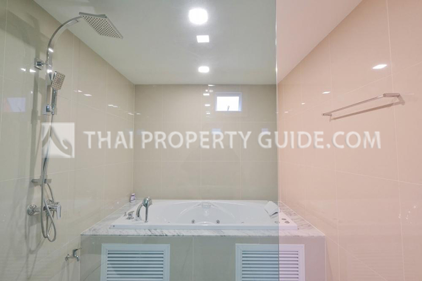 House For Sale in Sukhumvit 