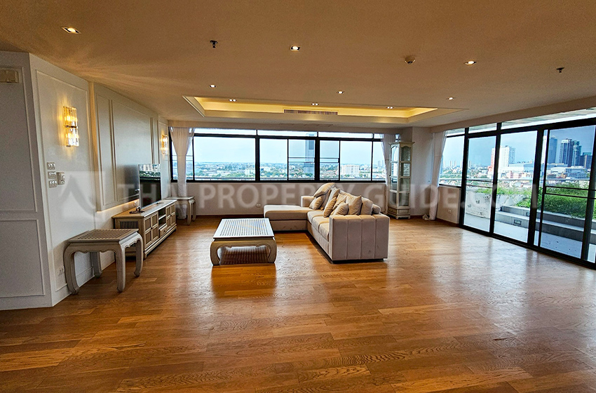 Penthouse for rent in Nichada Thani