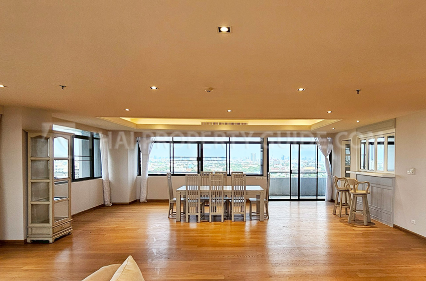 Penthouse in Nichada Thani 