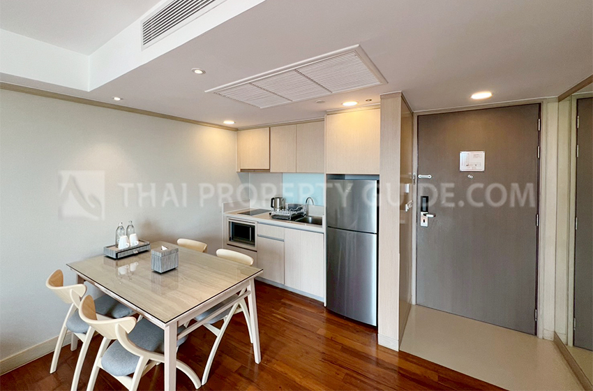 Service Apartment in New Petchburi 