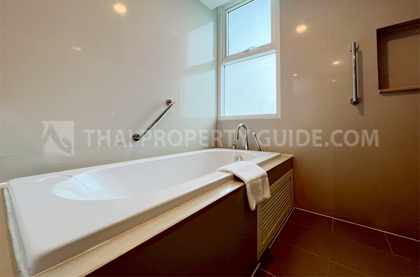 Service Apartment in New Petchburi 