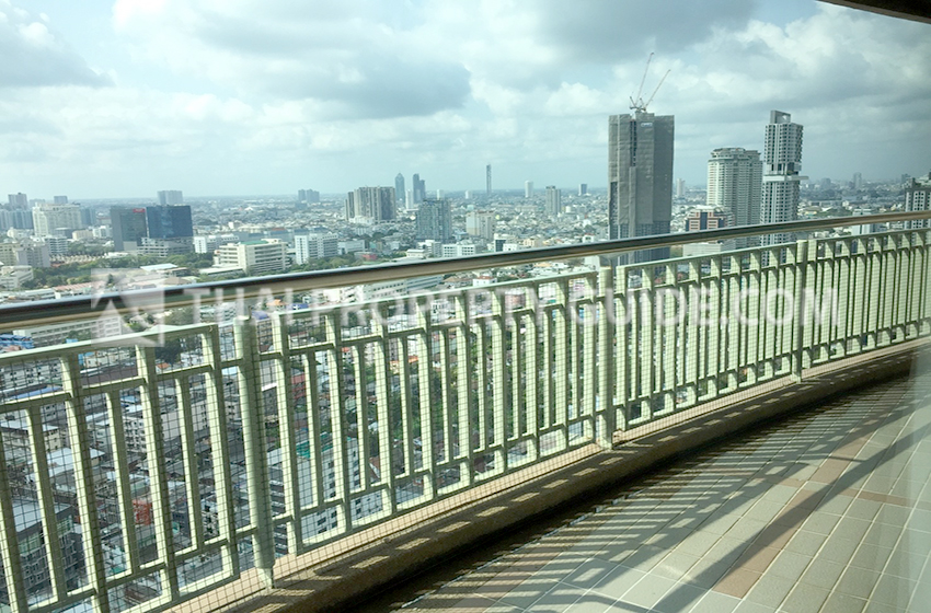 Service Apartment in Sathorn 