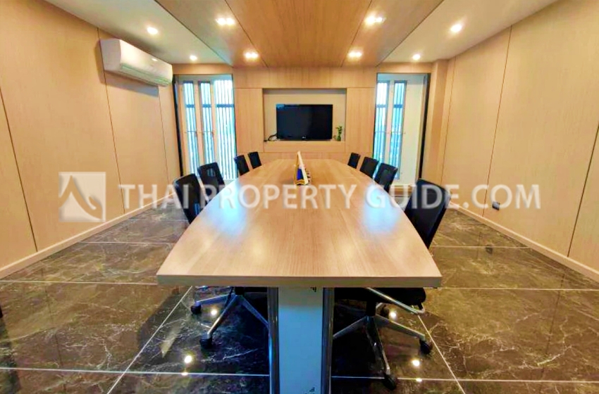 Service Apartment in Sukhumvit 