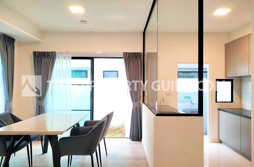 Townhouse in Bangnatrad 