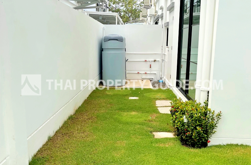 Townhouse in Bangnatrad 