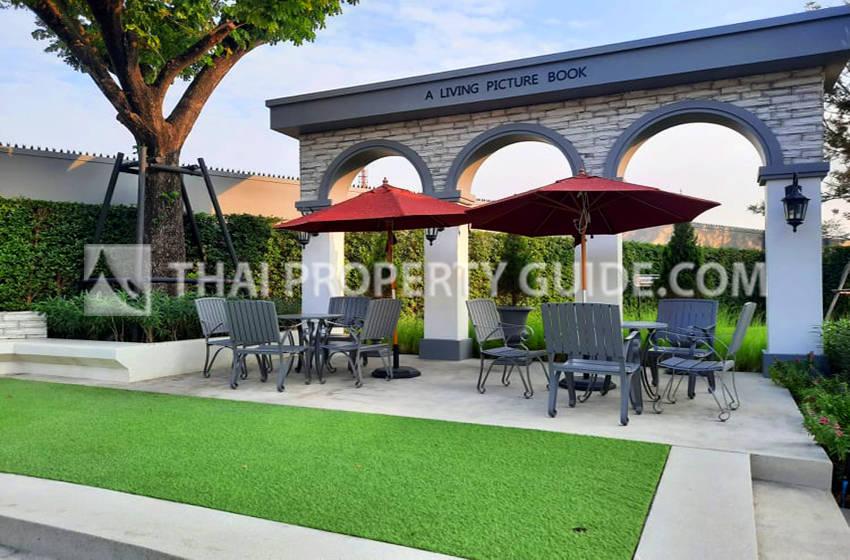 Townhouse in Bangnatrad 