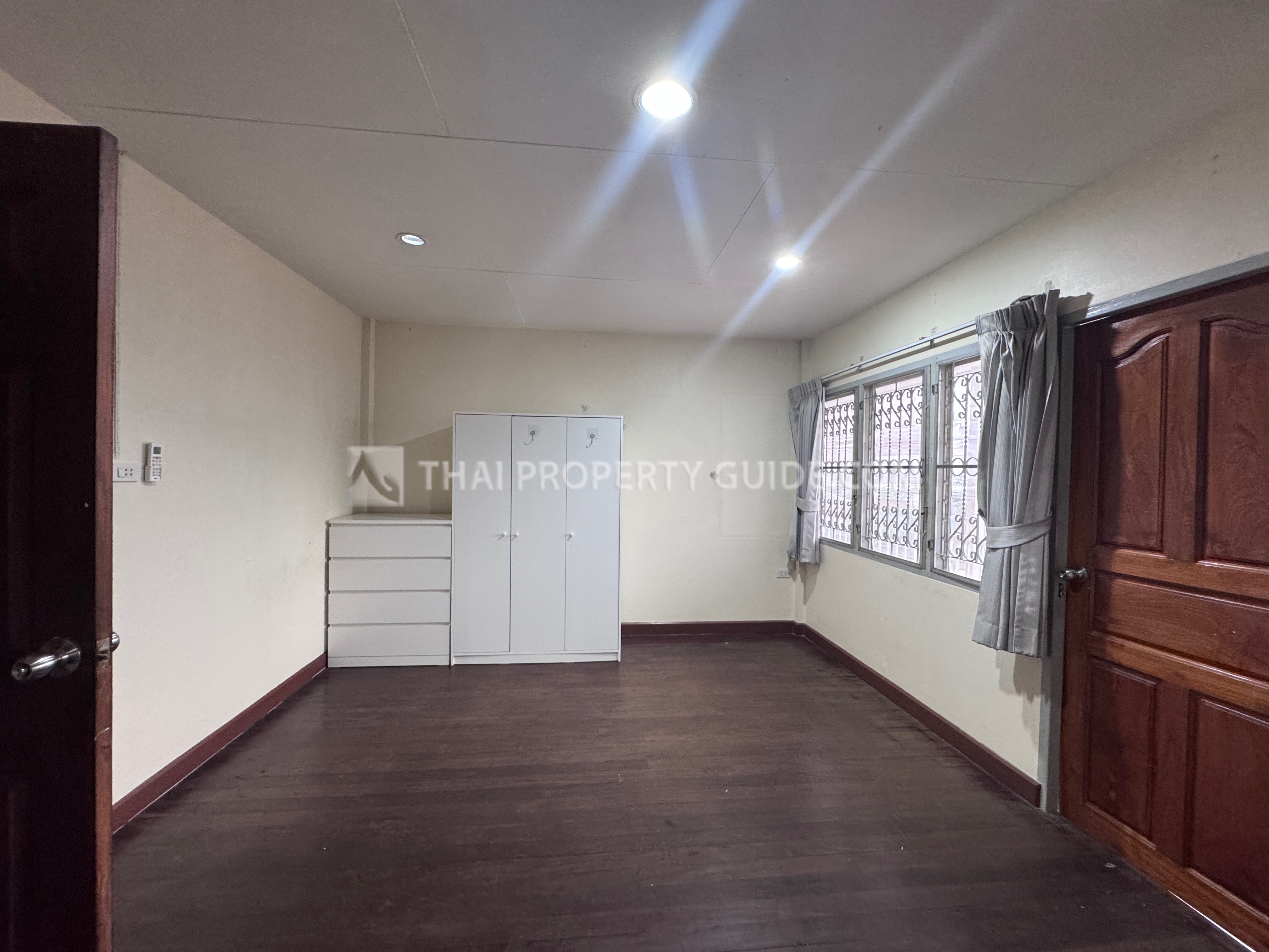 Townhouse in Phaholyothin 