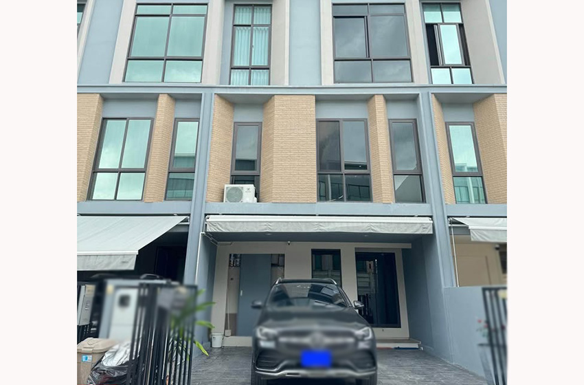Townhouse for rent in Pattanakarn