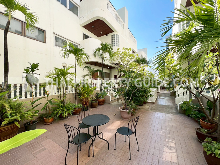 Townhouse in Sathorn 