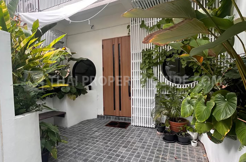 Townhouse for rent in Sathorn