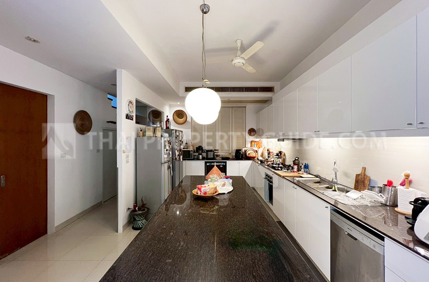 Townhouse in Sukhumvit 