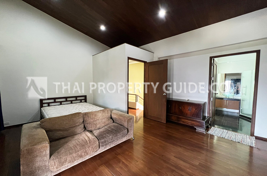 Townhouse in Sukhumvit 