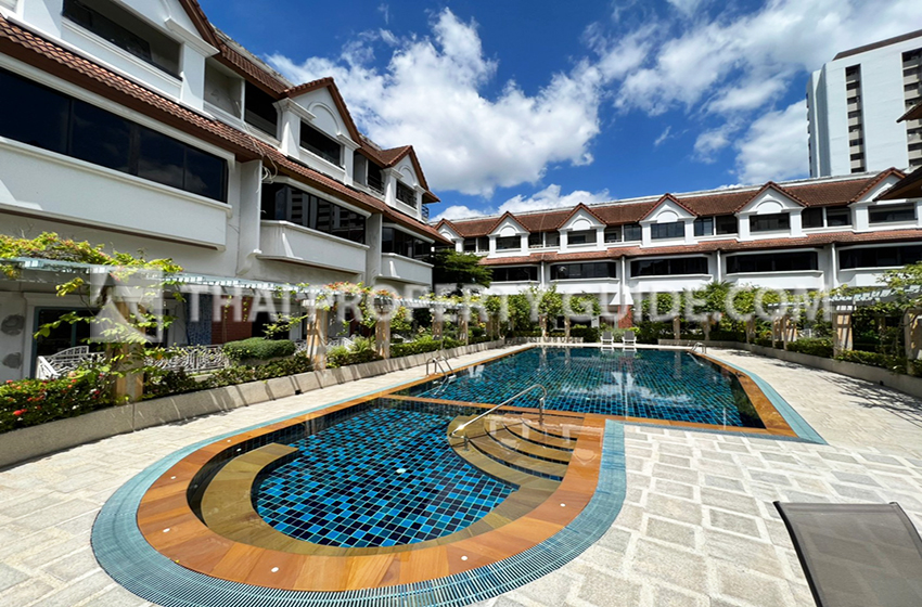 Townhouse in Sukhumvit 