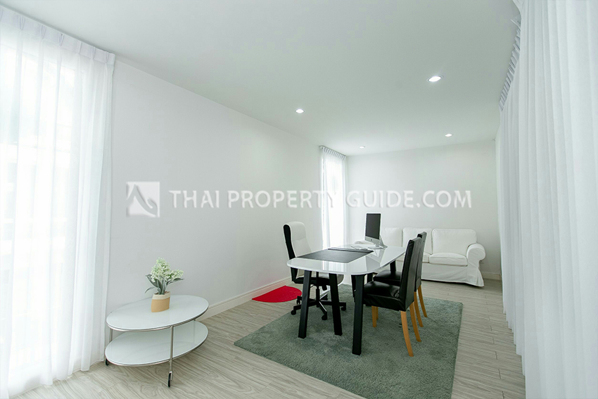 Townhouse in Sukhumvit 