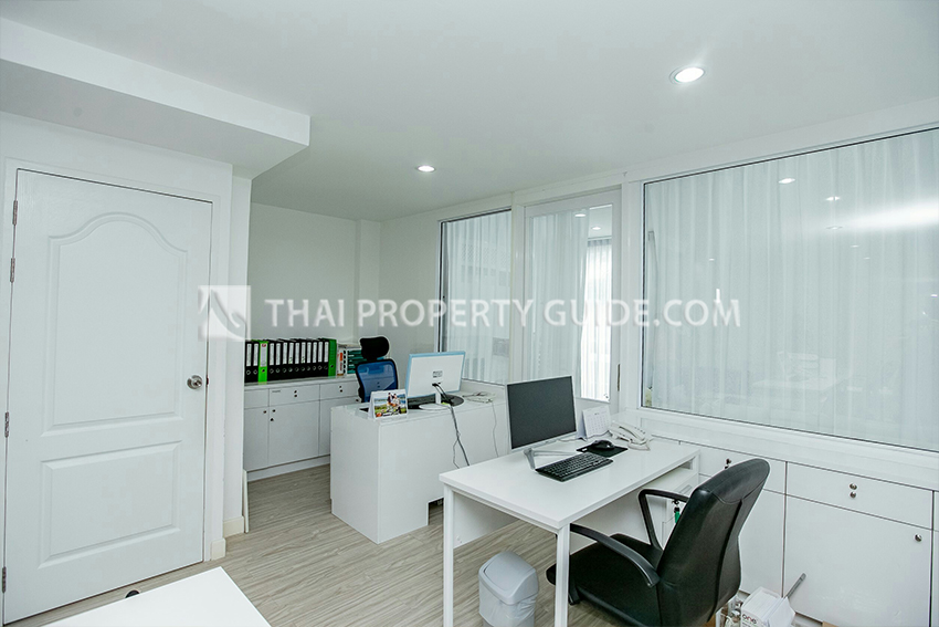 Townhouse in Sukhumvit 