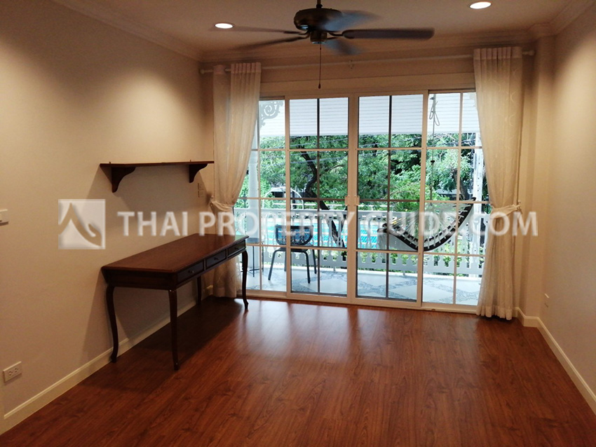 Townhouse in Sukhumvit 