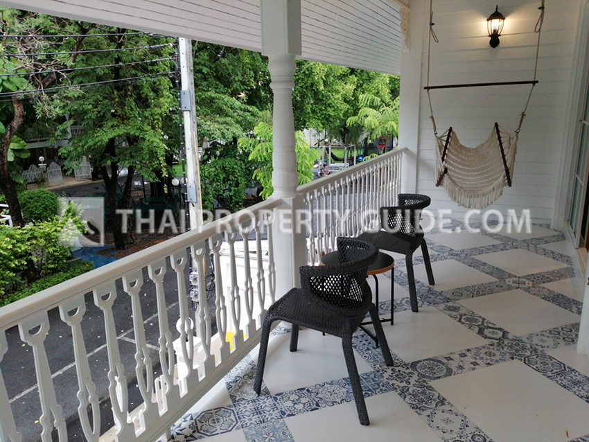 Townhouse in Sukhumvit 