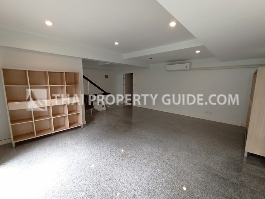 Townhouse in Sukhumvit 