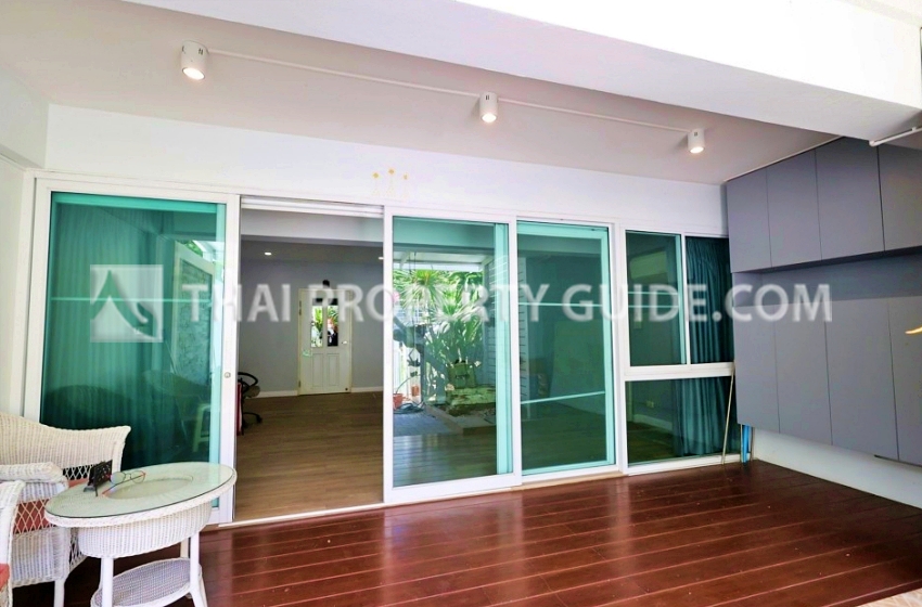 Townhouse in Sukhumvit 
