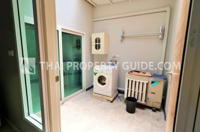 Townhouse in Sukhumvit 