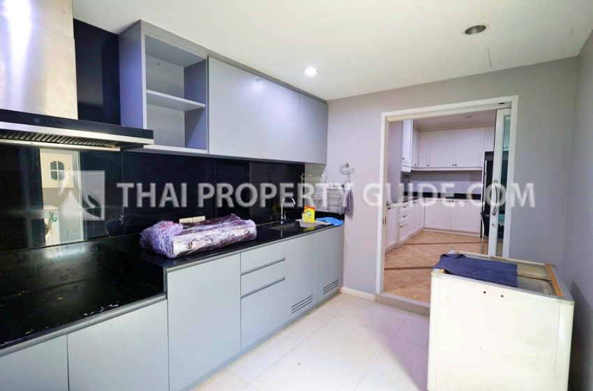 Townhouse in Sukhumvit 